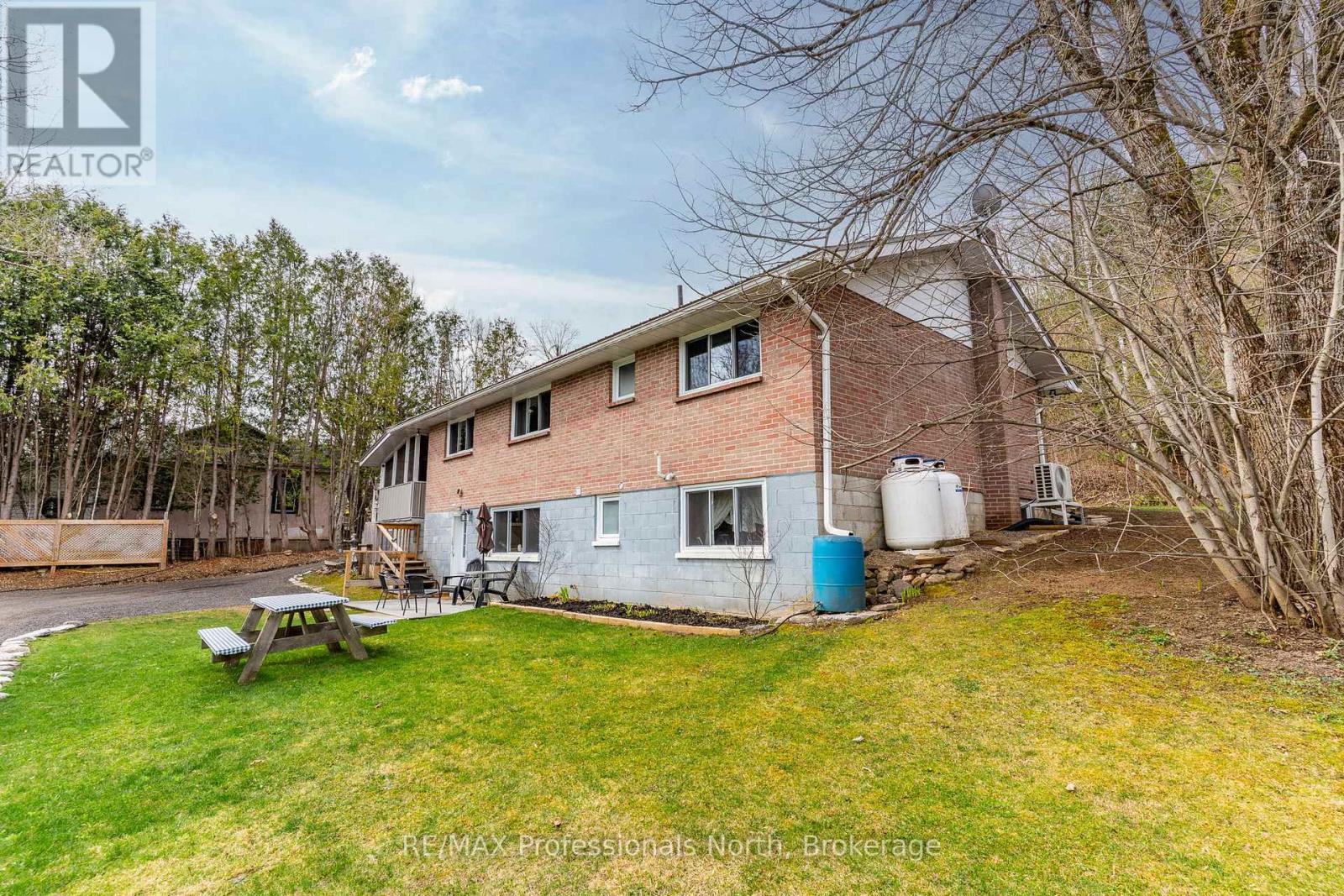 45 Newcastle Street, Minden Hills, Ontario  K0M 2K0 - Photo 41 - X12115391