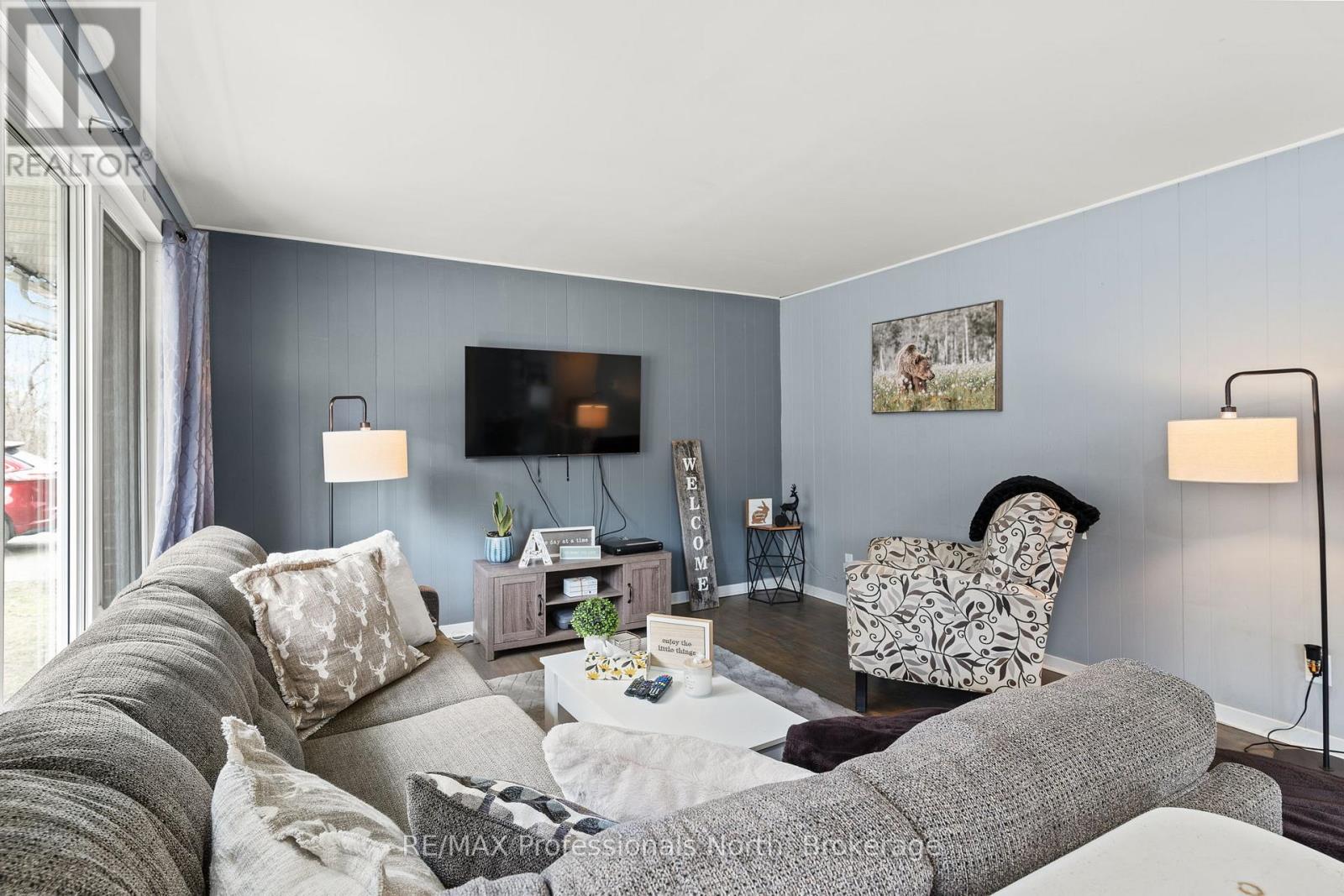 45 Newcastle Street, Minden Hills, Ontario  K0M 2K0 - Photo 8 - X12115391