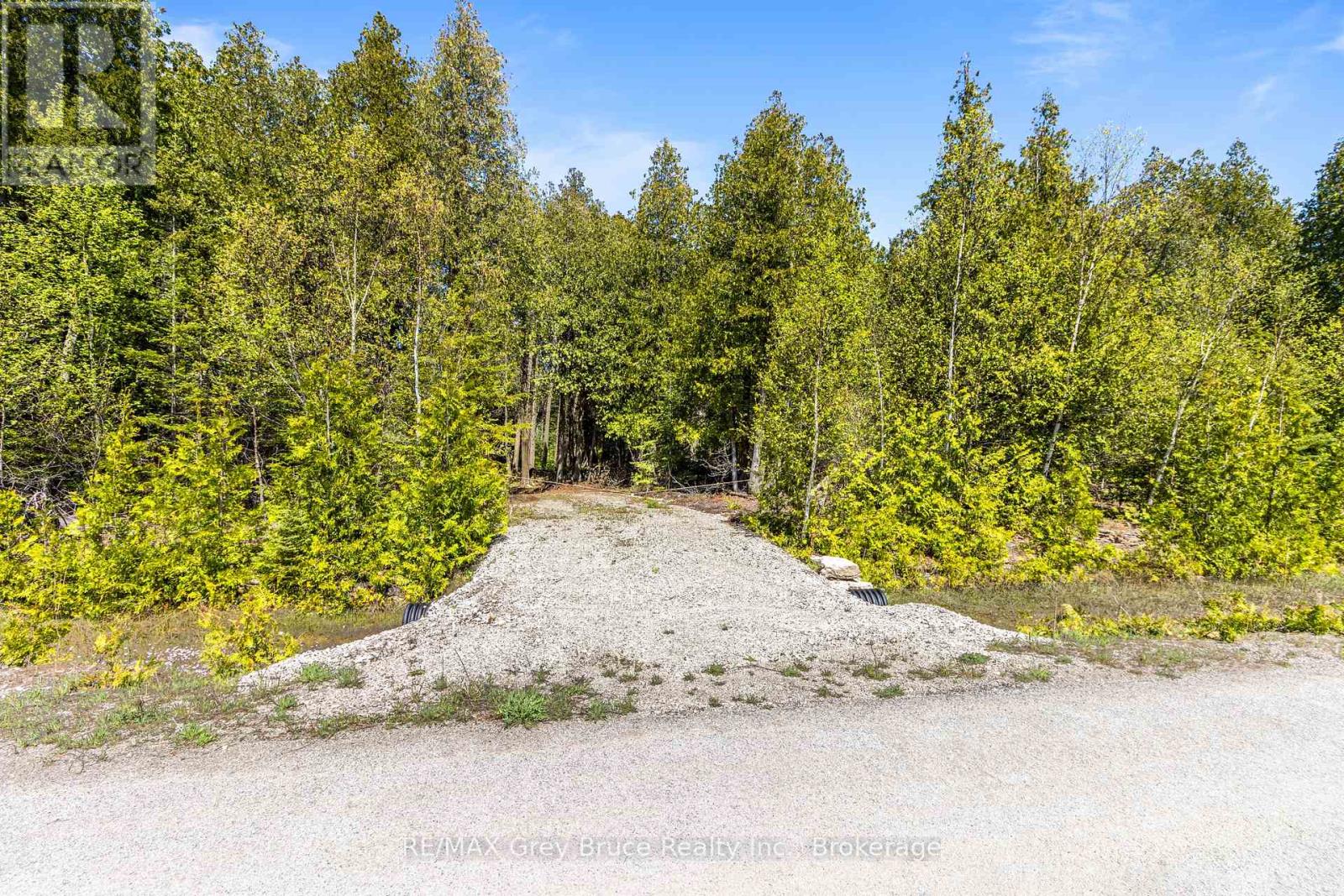 228 Corey Crescent, Northern Bruce Peninsula, Ontario  N0H 2R0 - Photo 10 - X12115442