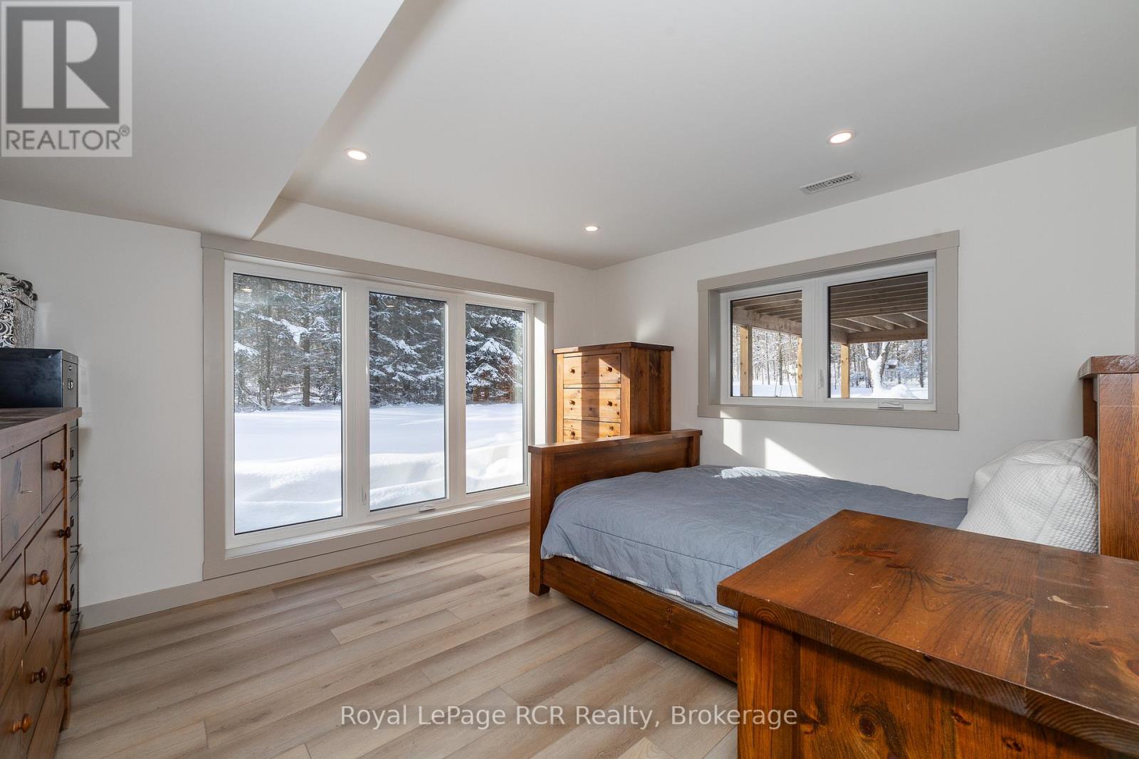 126 West Street, Georgian Bluffs, Ontario N4K 5N7 - Photo 30 - X12115505