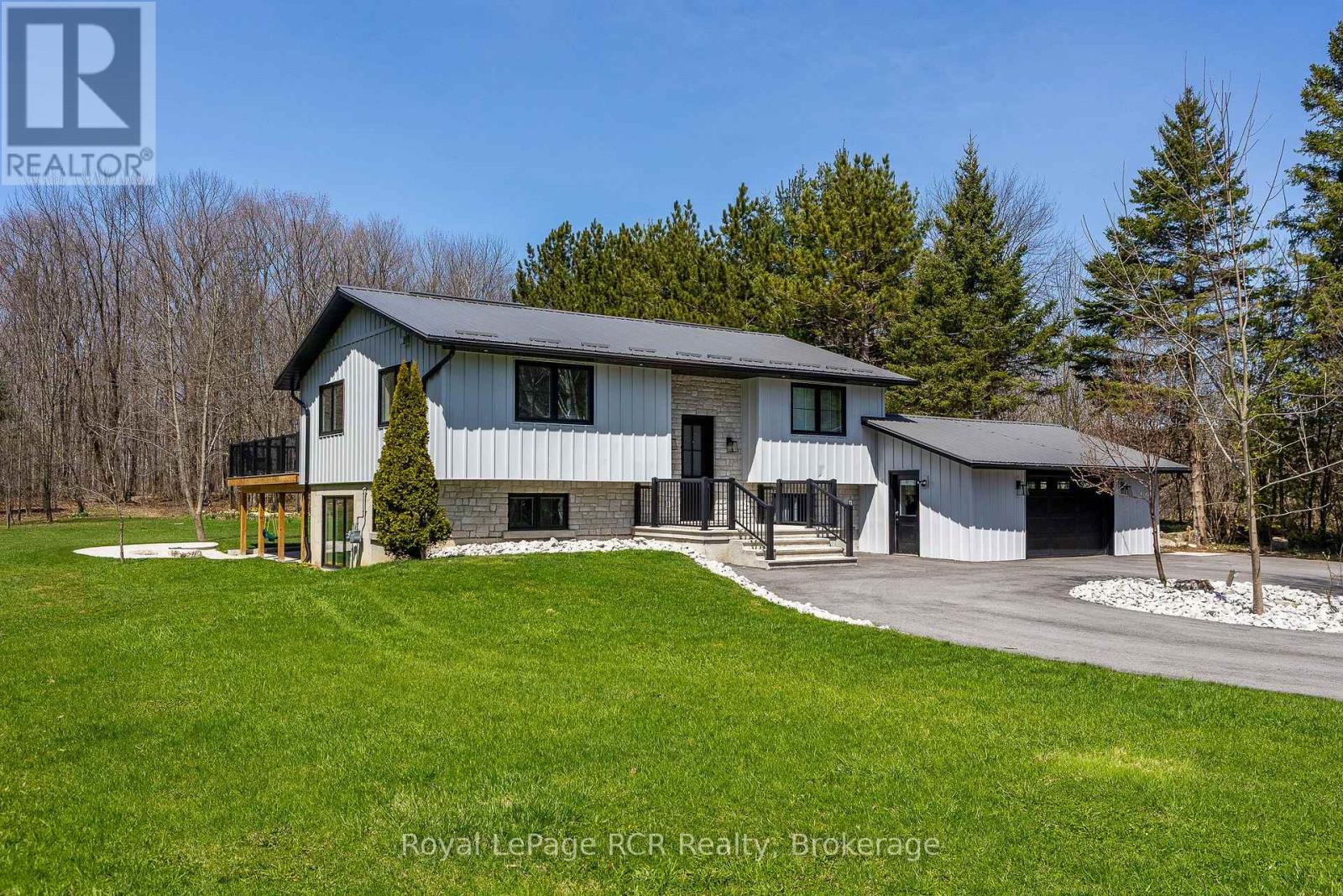 126 West Street, Georgian Bluffs, Ontario N4K 5N7 - Photo 34 - X12115505