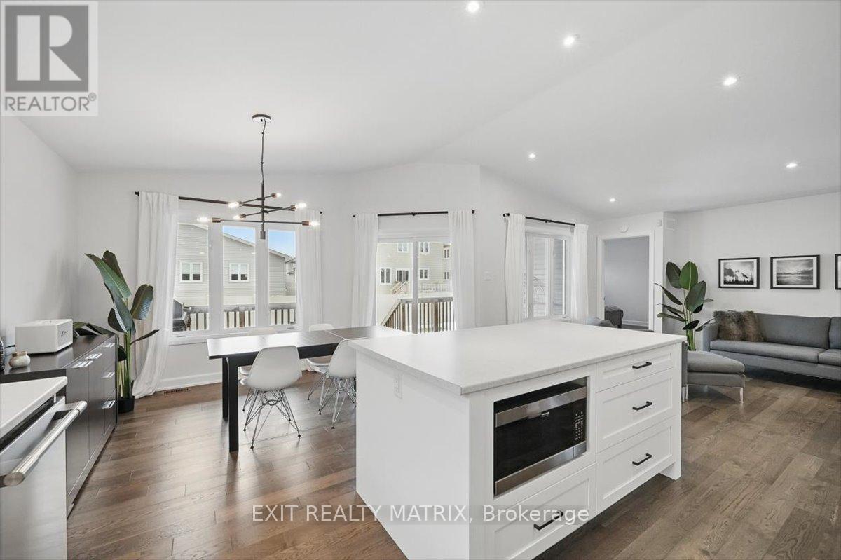 481 Centralpark Boulevard, Russell, Ontario  K4R 0C7 - Photo 10 - X12115380