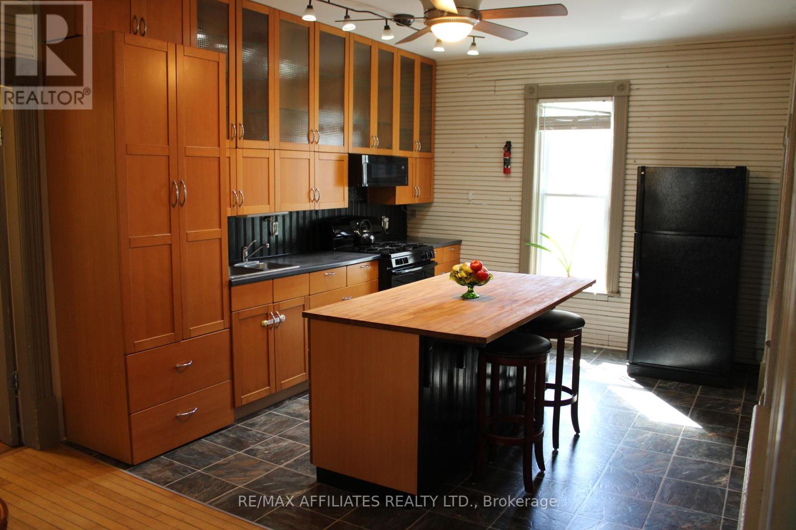 2 Isaac Street, Athens, Ontario  K0E 1B0 - Photo 10 - X12115411