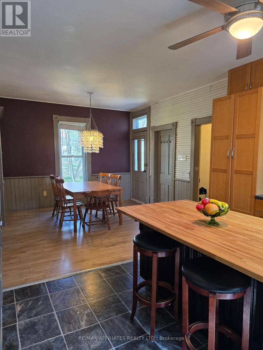 2 Isaac Street, Athens, Ontario  K0E 1B0 - Photo 11 - X12115411