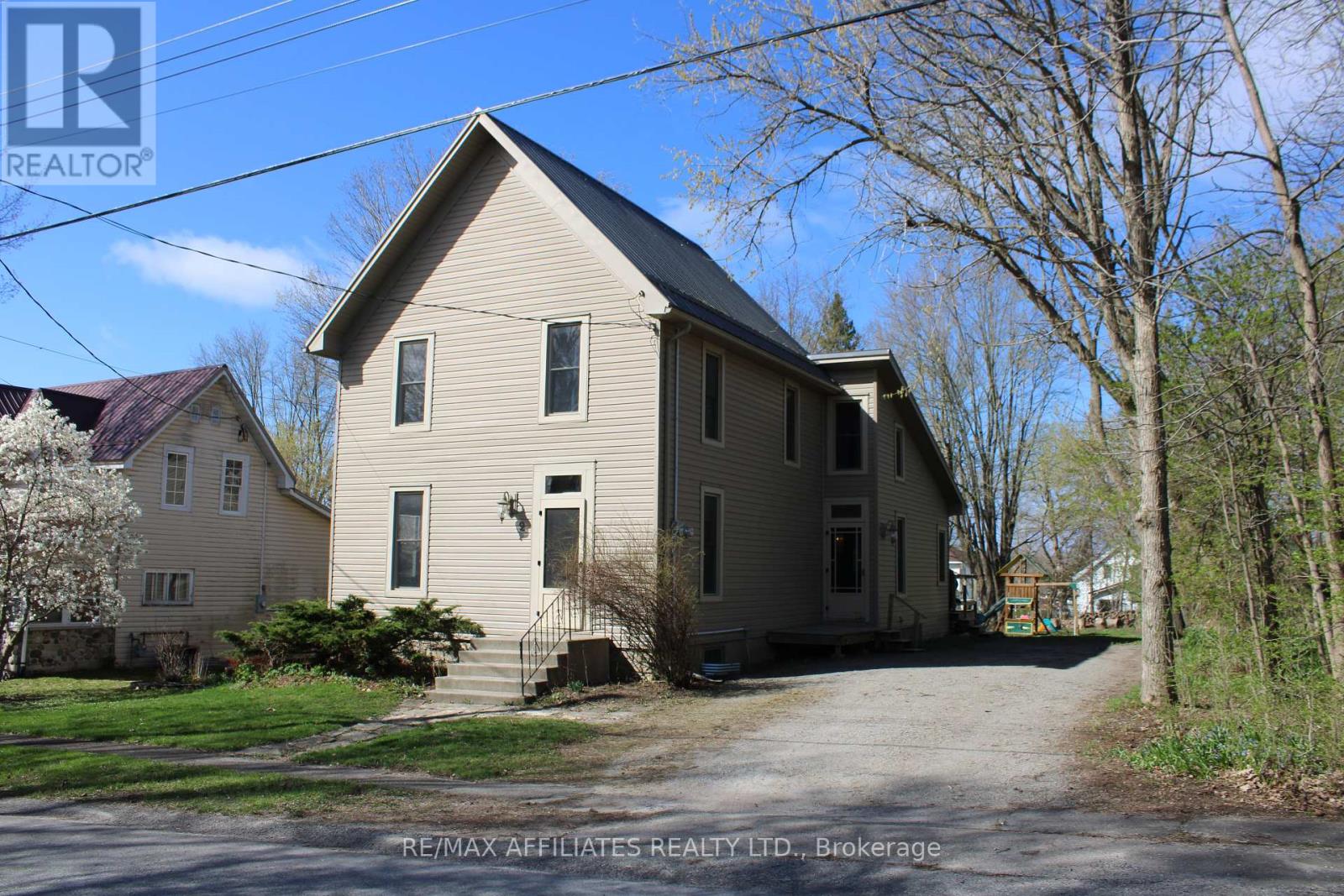 2 Isaac Street, Athens, Ontario  K0E 1B0 - Photo 3 - X12115411