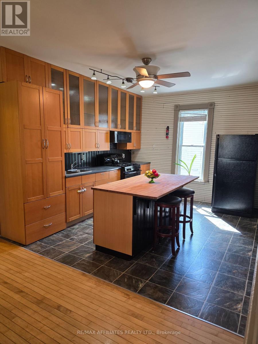 2 Isaac Street, Athens, Ontario  K0E 1B0 - Photo 9 - X12115411