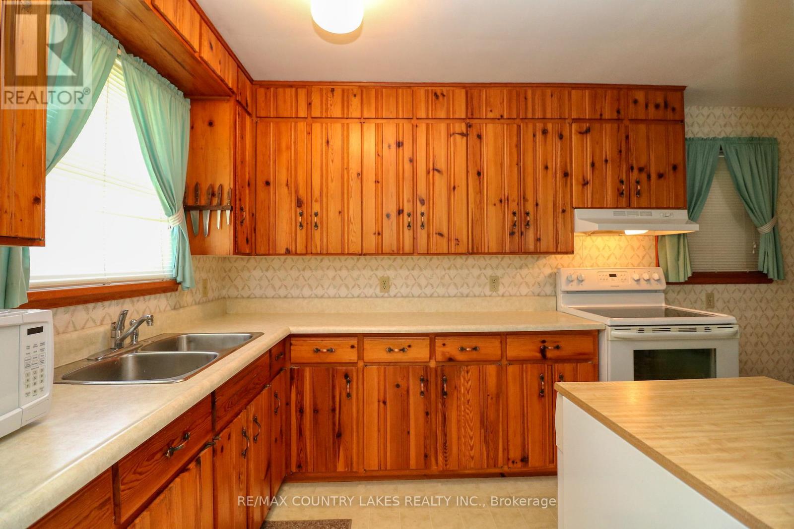 Property at 385 CHURCH STREET image 2