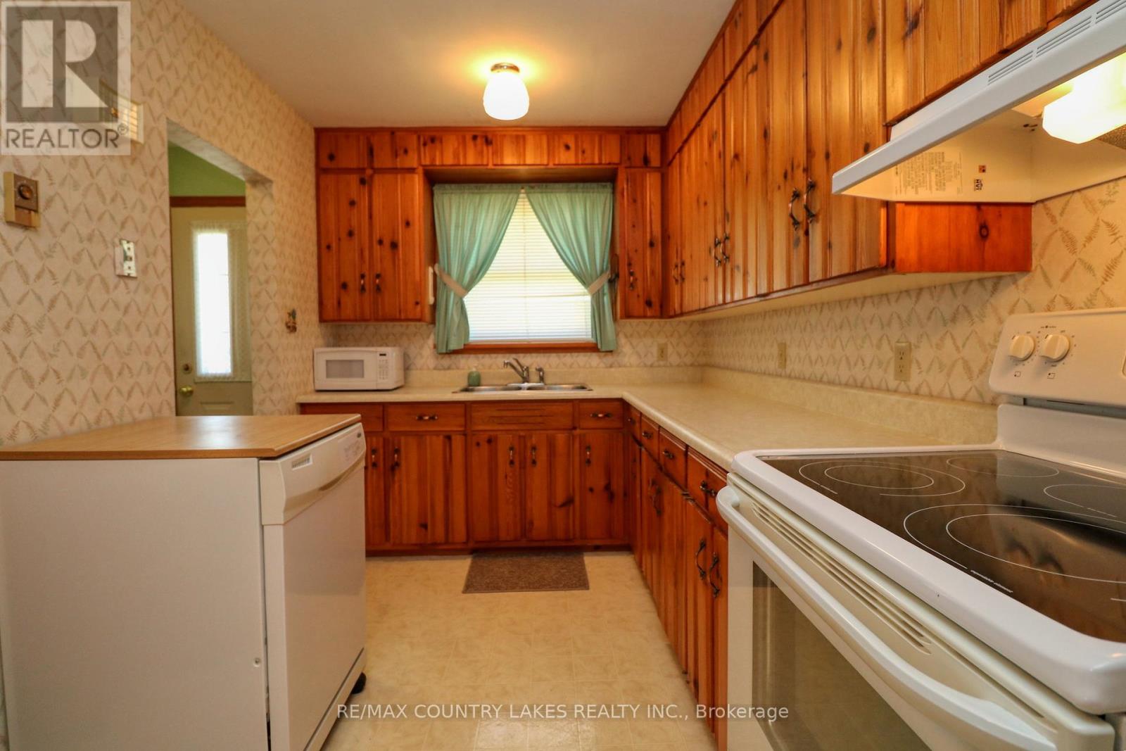Property at 385 CHURCH STREET image 3