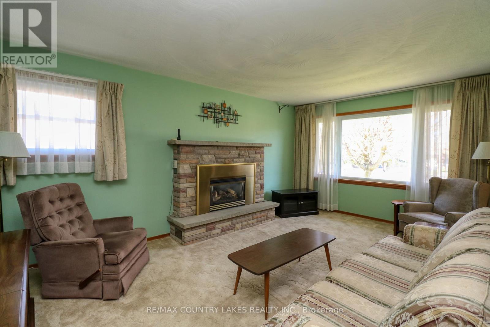 385 Church Street, Brock, Ontario  L0K 1A0 - Photo 7 - N12115301
