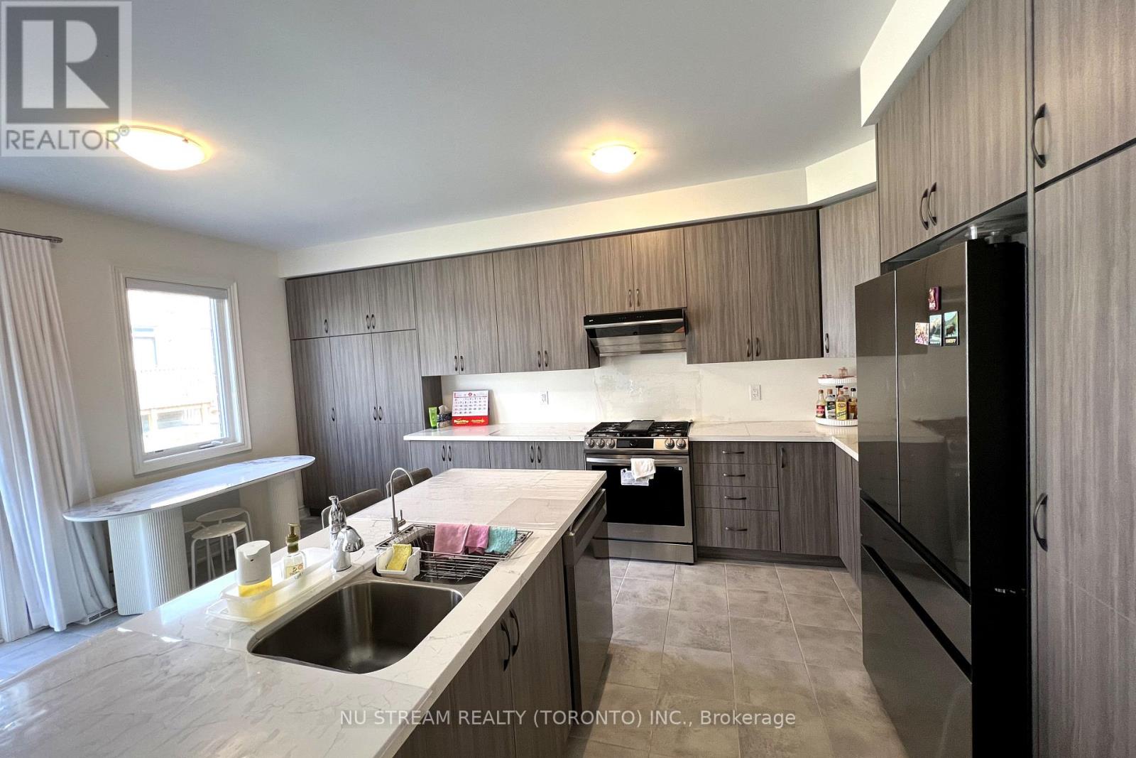 68 Current Drive, Richmond Hill, Ontario  L4S 1L9 - Photo 14 - N12115331