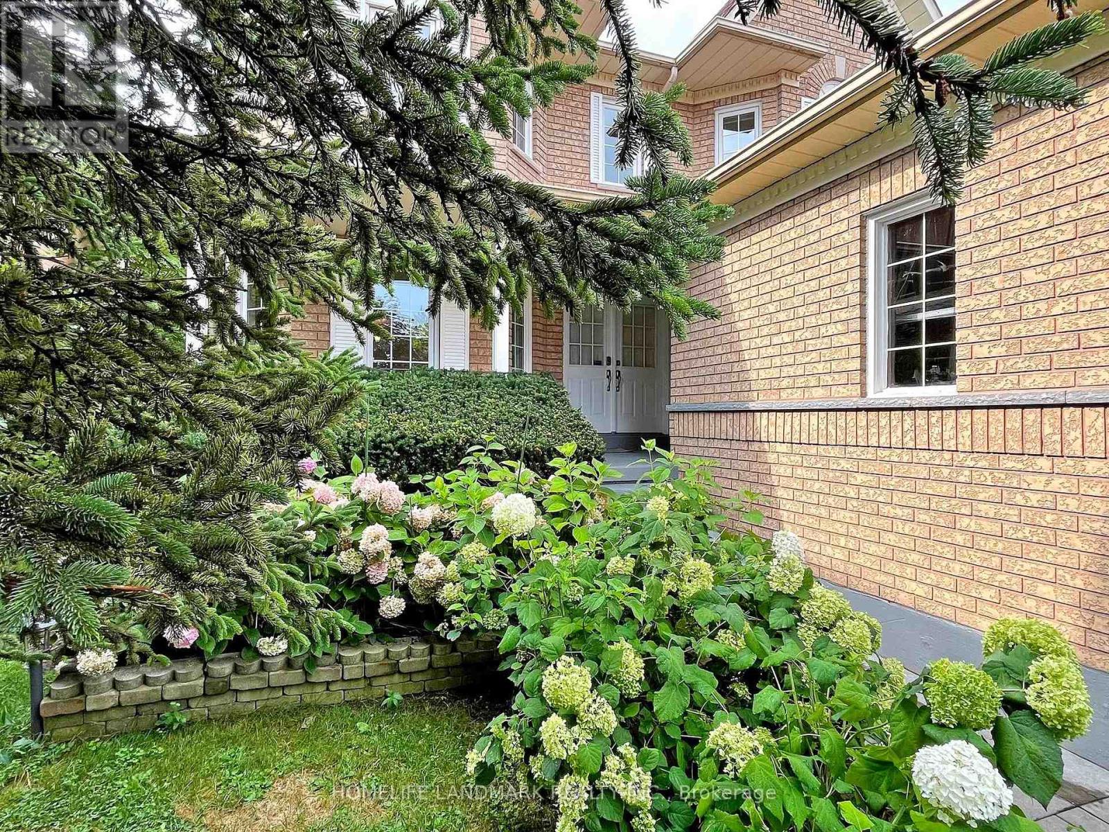 64 Bradgate Drive, Markham (Thornlea), Ontario  L3T 7L9 - Photo 26 - N12115358