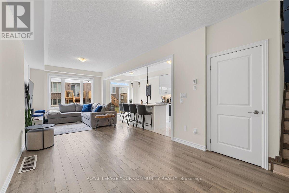 17 Bannister Road, Barrie, Ontario  L9J 0L5 - Photo 10 - S12115009