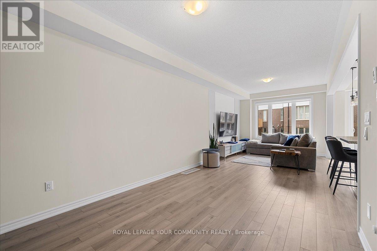 17 Bannister Road, Barrie, Ontario  L9J 0L5 - Photo 12 - S12115009