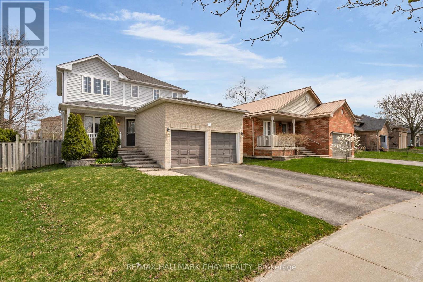 28 Draper Crescent, Barrie, Ontario  L4N 6B1 - Photo 2 - S12115025