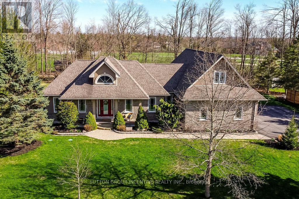 Property at 7 RED OAK CRESCENT image 2