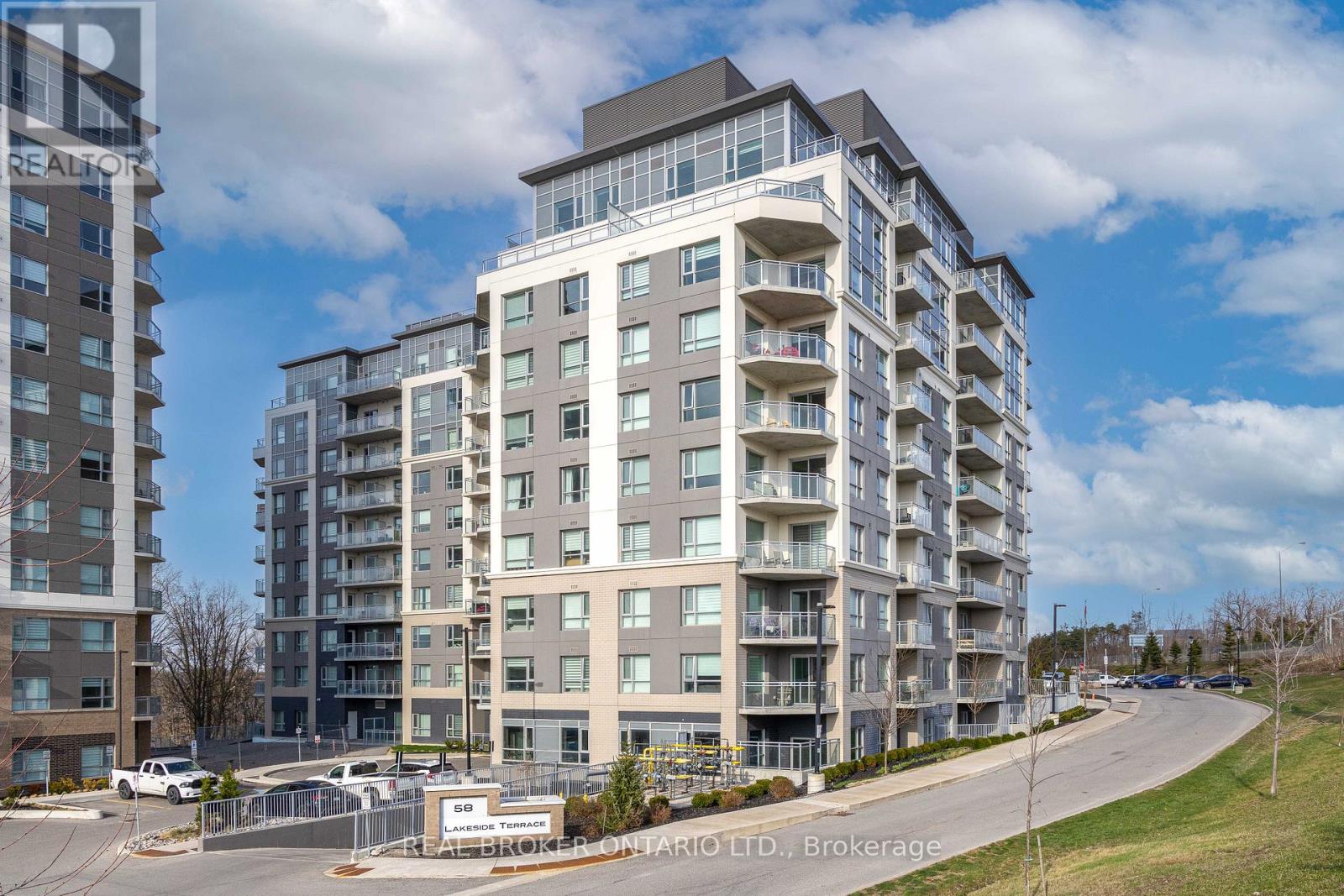 108 - 58 Lakeside Terrace, Barrie, Ontario  L4M 0L5 - Photo 1 - S12115249