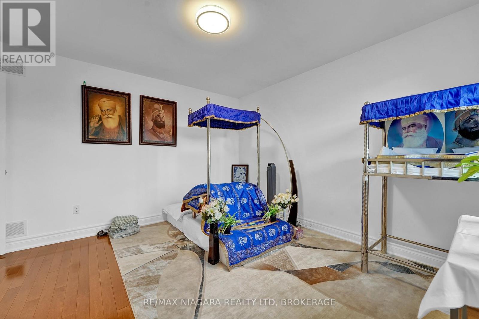 8018 Cathedral Drive, Niagara Falls, Ontario  L2H 2Z2 - Photo 28 - X12115371