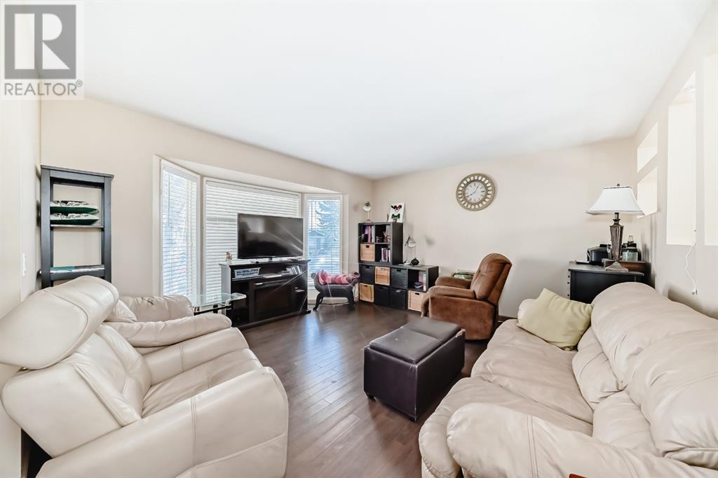 119 Maitland Drive Ne, Calgary, Alberta  T2A 5A4 - Photo 3 - A2216531