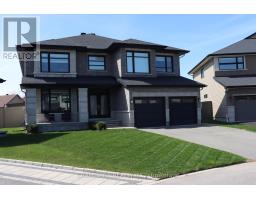 721 CARNELIAN CRESCENT, Ottawa, Ontario