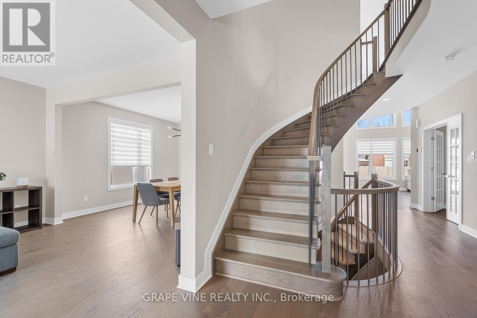 Property at 721 CARNELIAN CRESCENT image 4