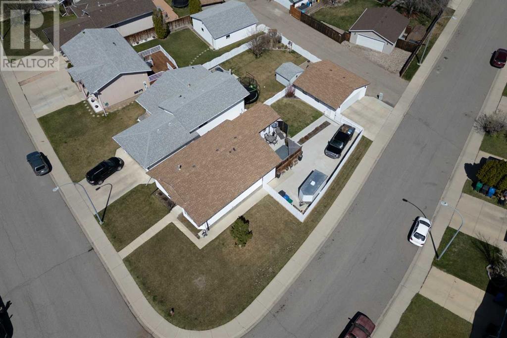 97 Mt Rundle Boulevard W, Lethbridge, Alberta  T1K 7J2 - Photo 42 - A2214701
