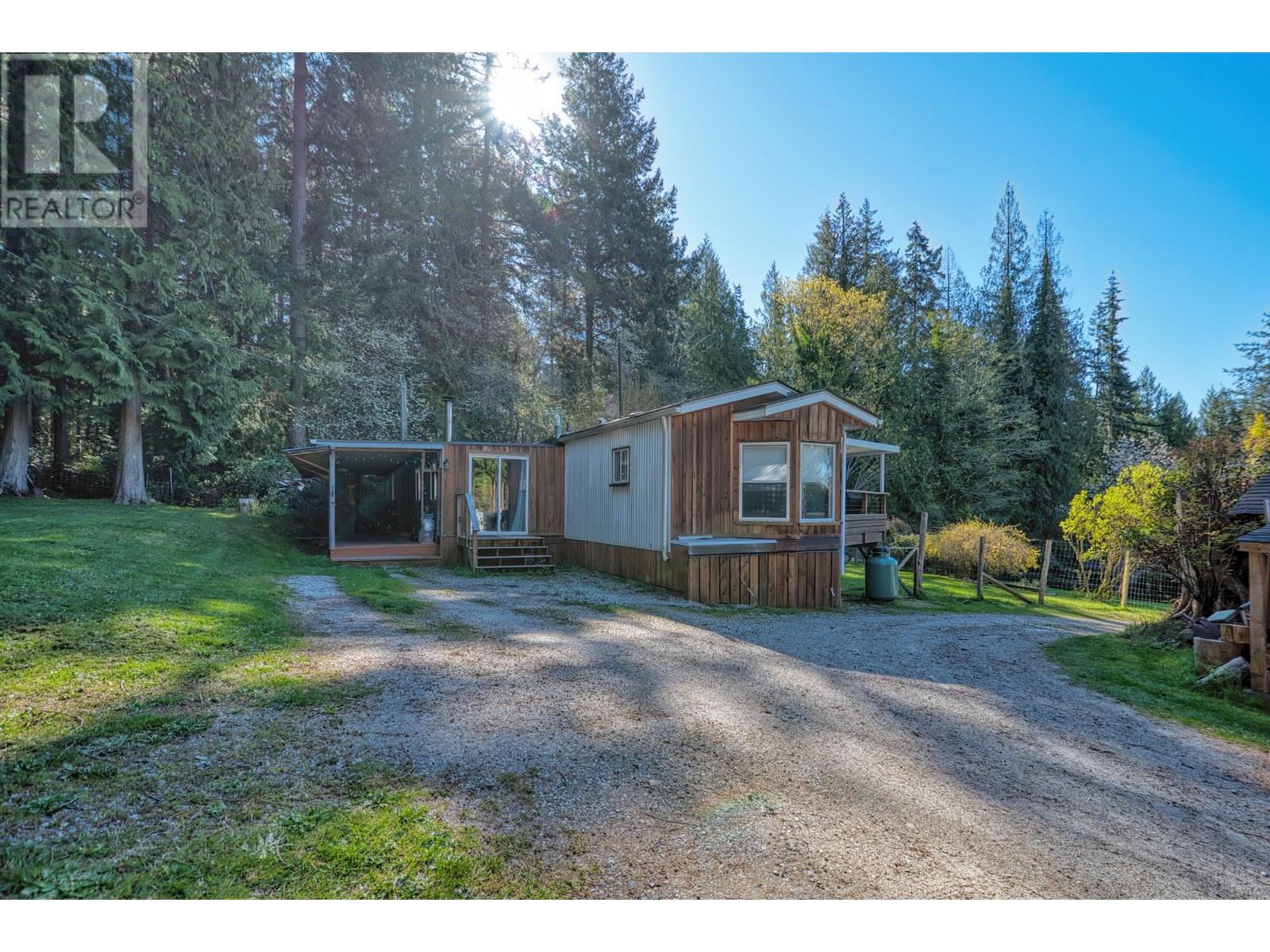 1106 A & B Gladwin Trail Road, Roberts Creek, British Columbia  V0N 2W4 - Photo 31 - R2996706