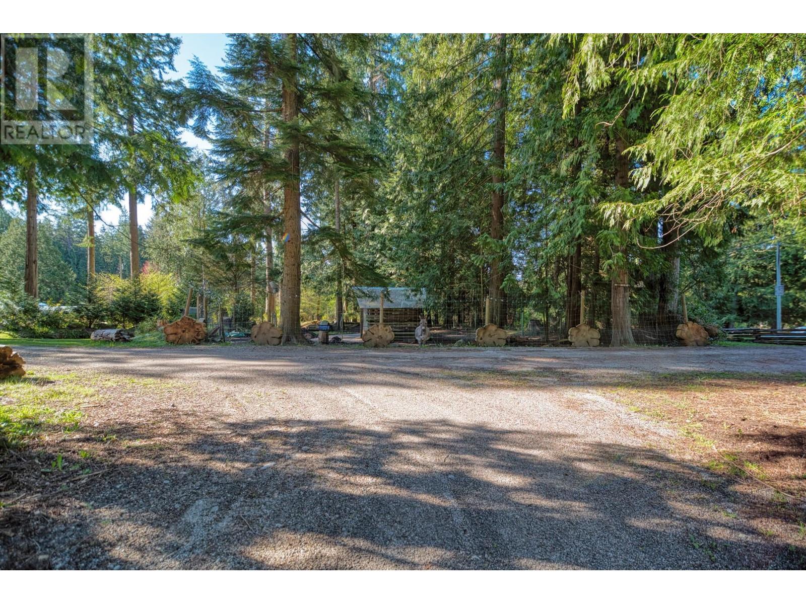 1106 A & B Gladwin Trail Road, Roberts Creek, British Columbia  V0N 2W4 - Photo 8 - R2996706