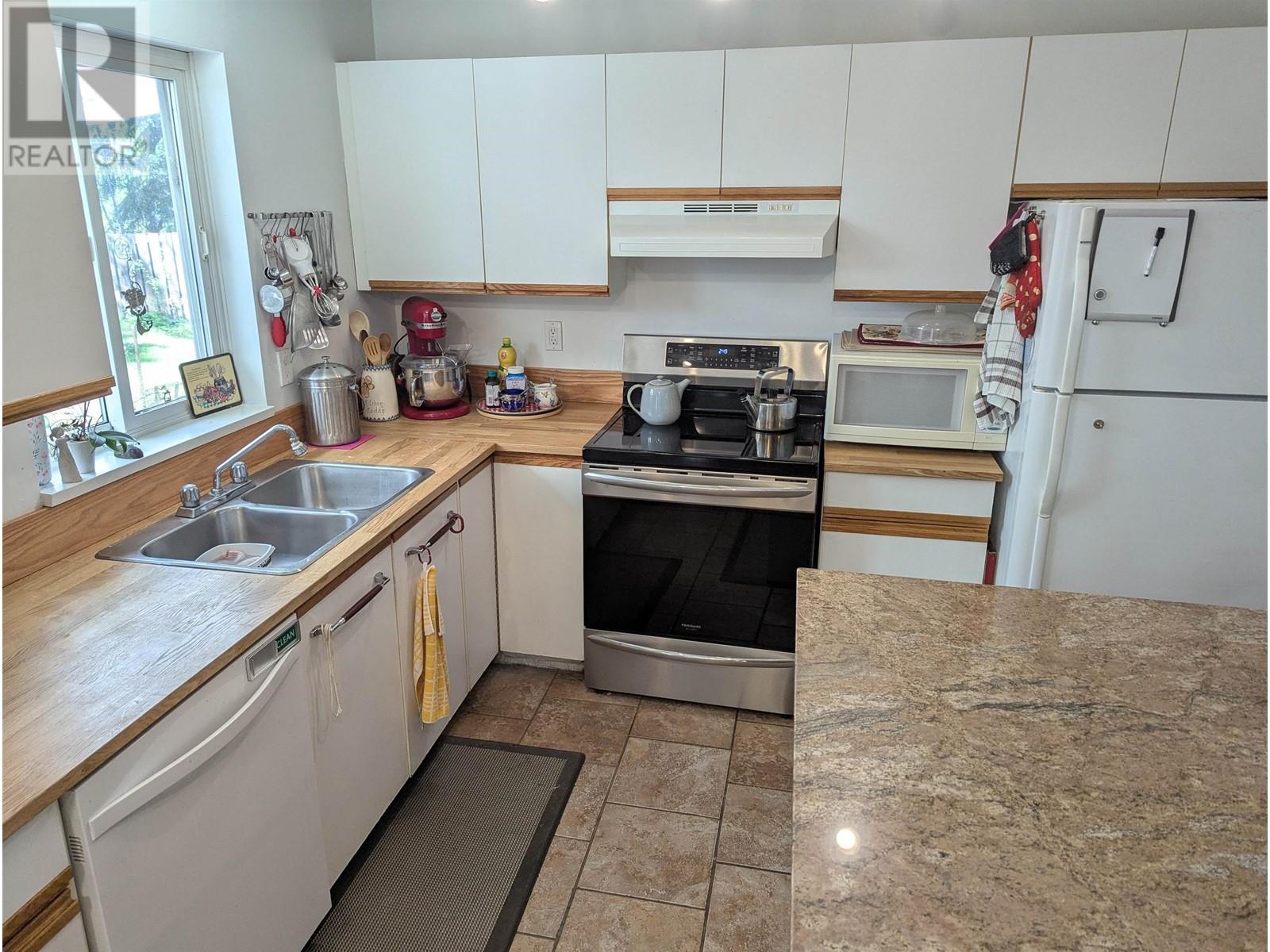 7955 Connor Road, Halfmoon Bay, British Columbia  V7Z 1A6 - Photo 7 - R2996707