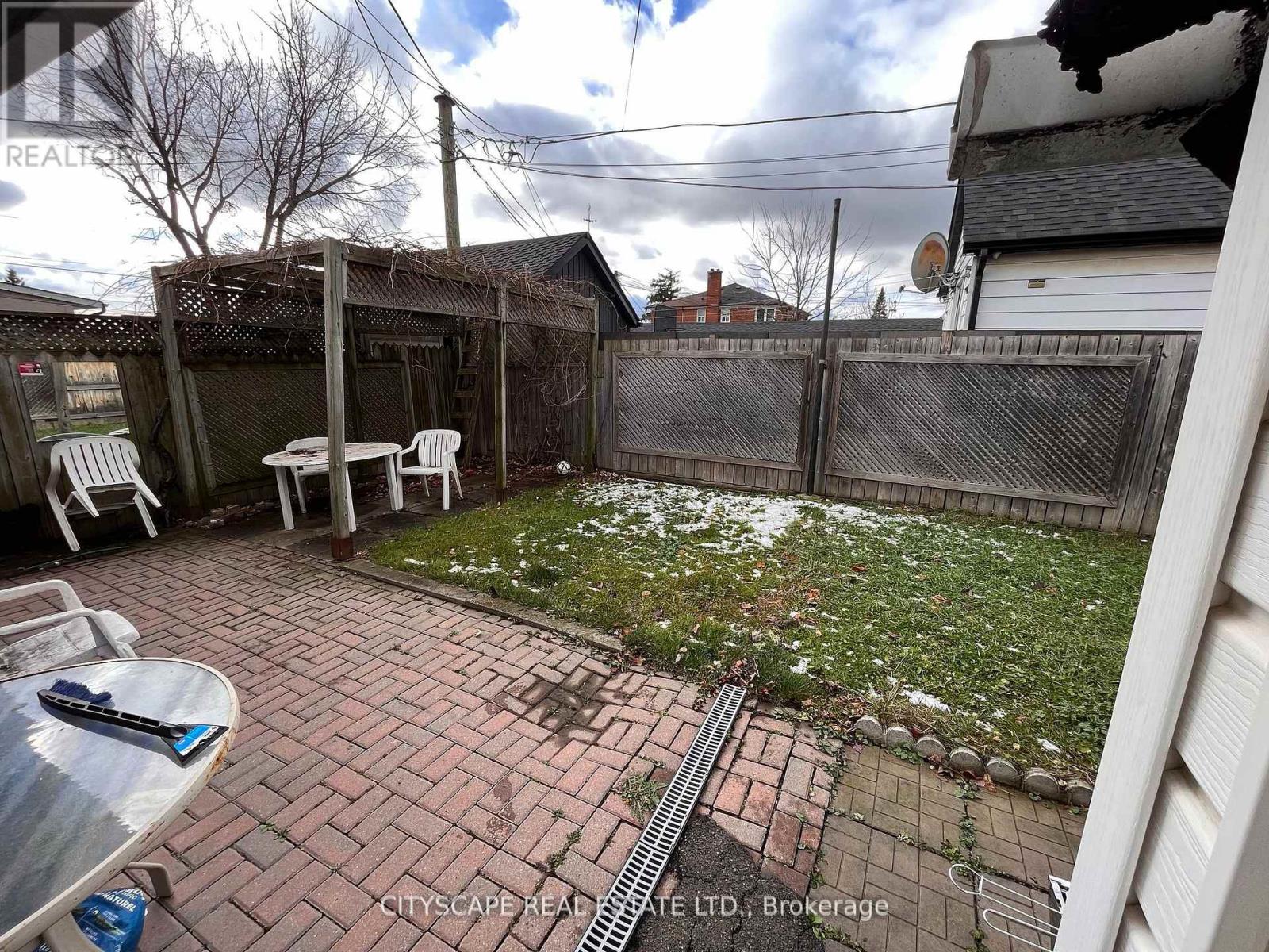 Property at 244 ROSETHORN AVENUE image 4