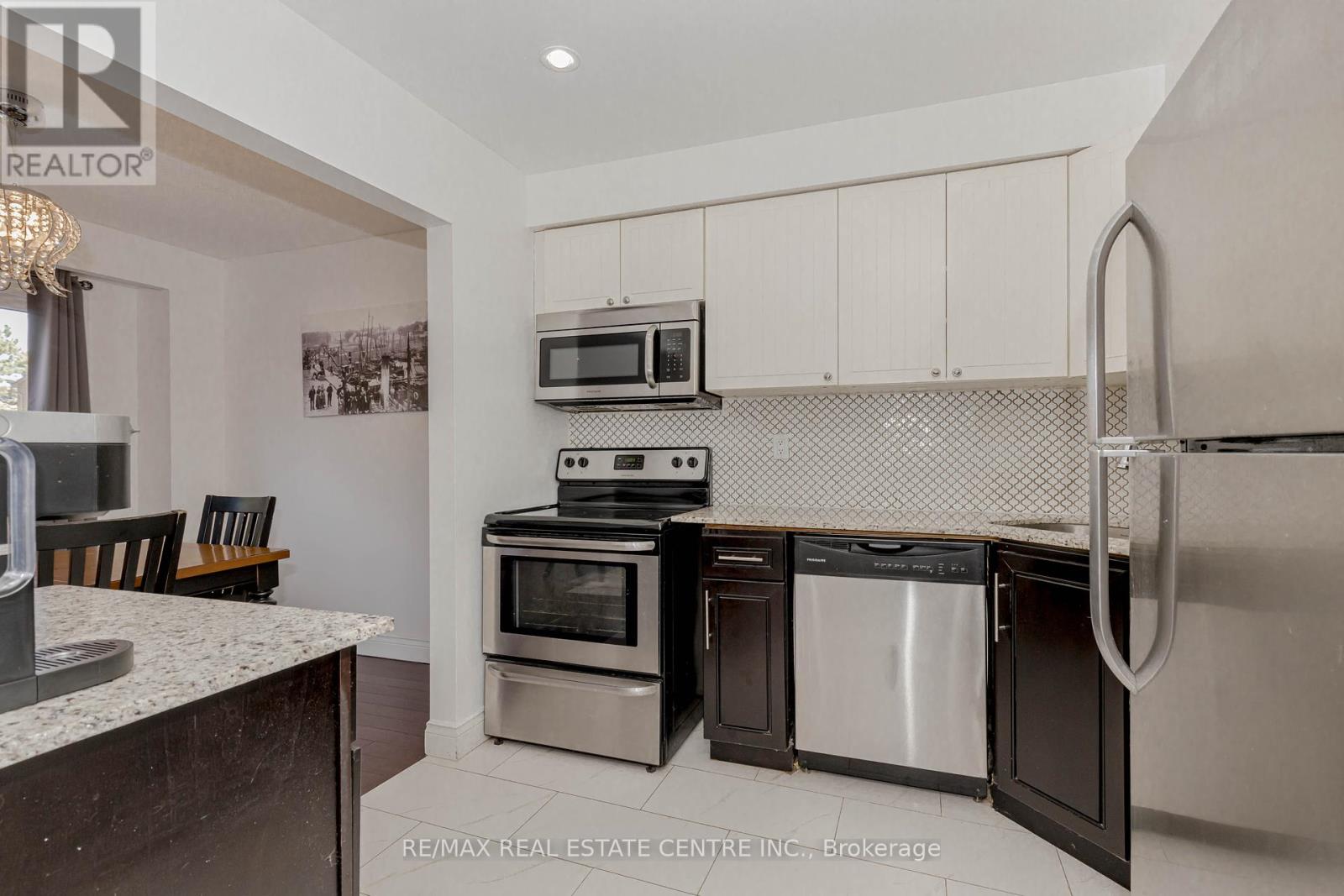 123 - 1526 Lancaster Drive W, Oakville, Ontario  L6H 2Z2 - Photo 20 - W12114956