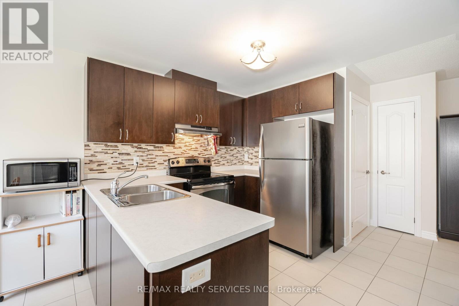 43 - 17 Lacorra Way, Brampton, Ontario  L6R 3P2 - Photo 4 - W12114973