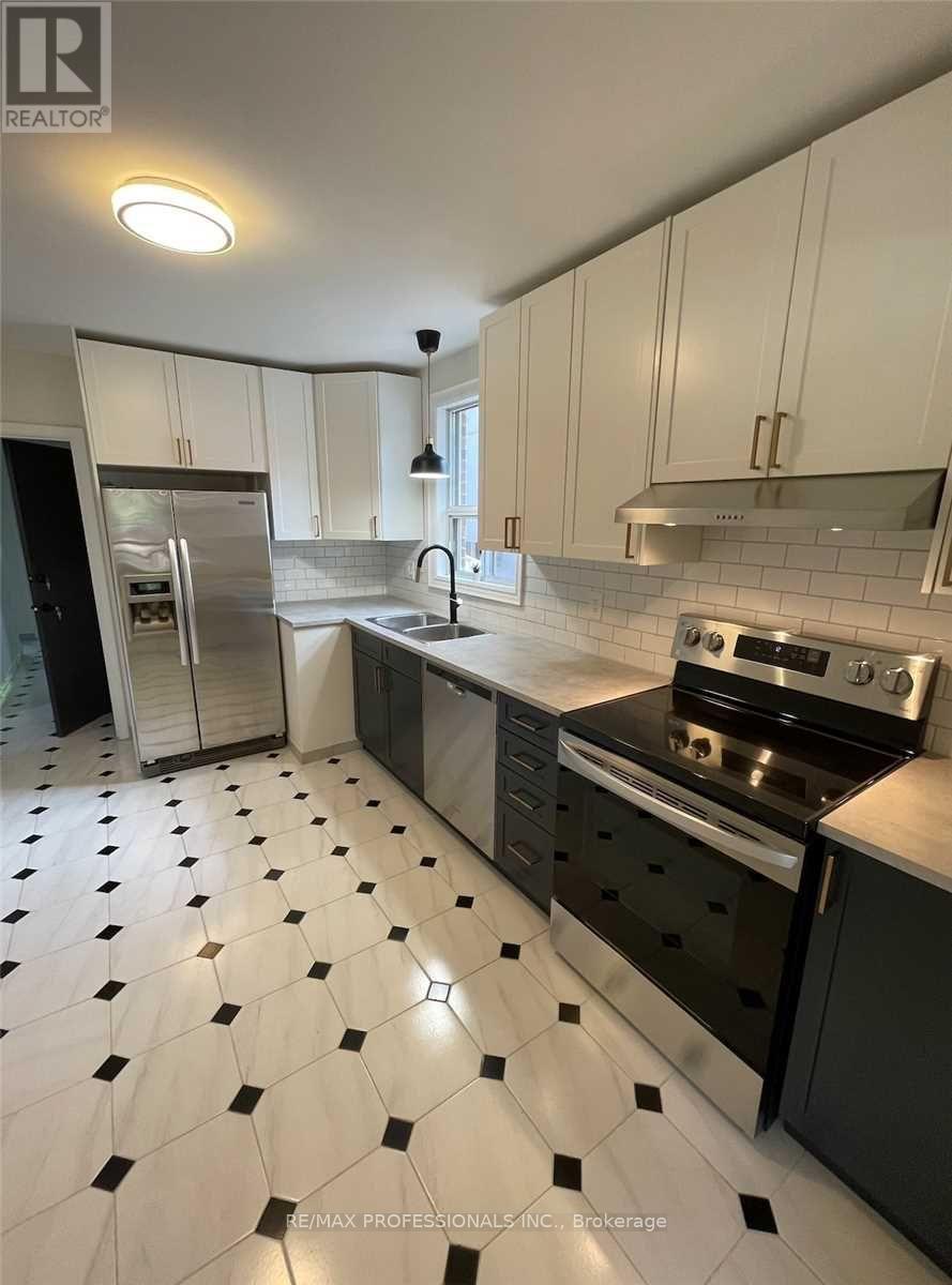 Main - 41 Woolgar Avenue, Toronto (Islington-City Centre West), Ontario  M8Z 4Y8 - Photo 3 - W12115095