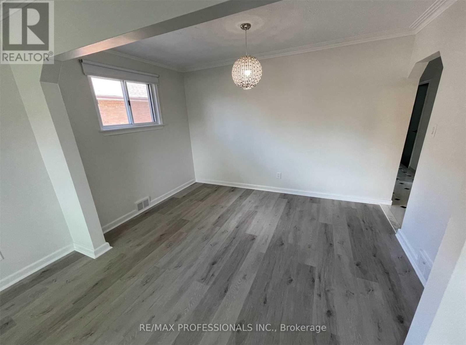 Main - 41 Woolgar Avenue, Toronto (Islington-City Centre West), Ontario  M8Z 4Y8 - Photo 9 - W12115095