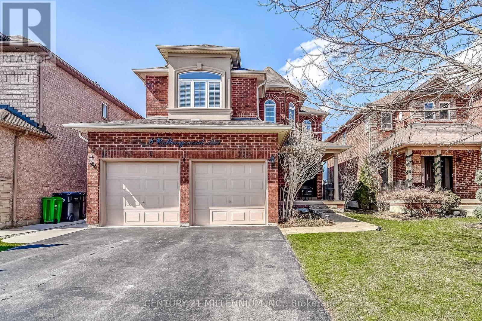 6 COLLINGWOOD AVENUE, Brampton, Ontario