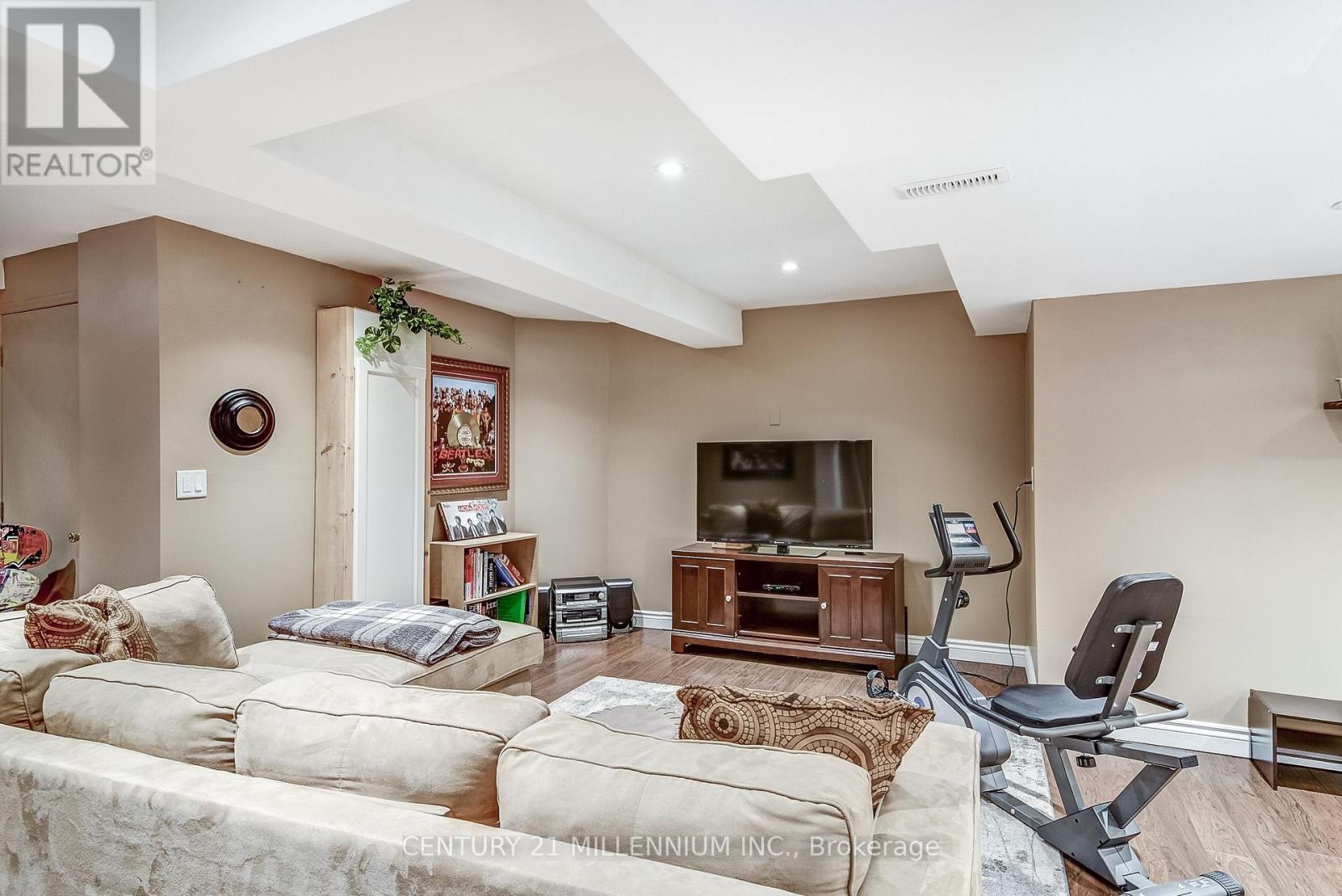 6 Collingwood Avenue, Brampton (Snelgrove), Ontario  L7A 2E5 - Photo 29 - W12115162