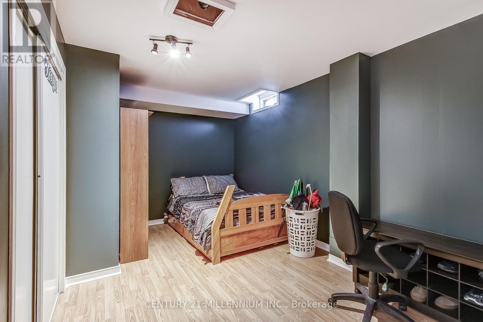 6 Collingwood Avenue, Brampton, Ontario  L7A 2E5 - Photo 34 - W12115162