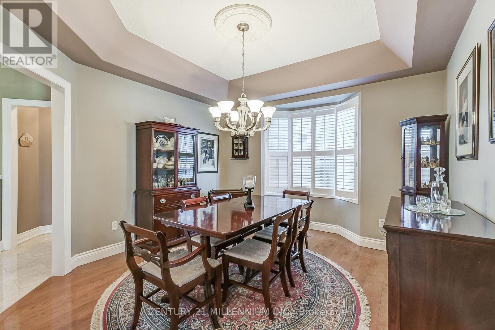 6 Collingwood Avenue, Brampton (Snelgrove), Ontario  L7A 2E5 - Photo 7 - W12115162