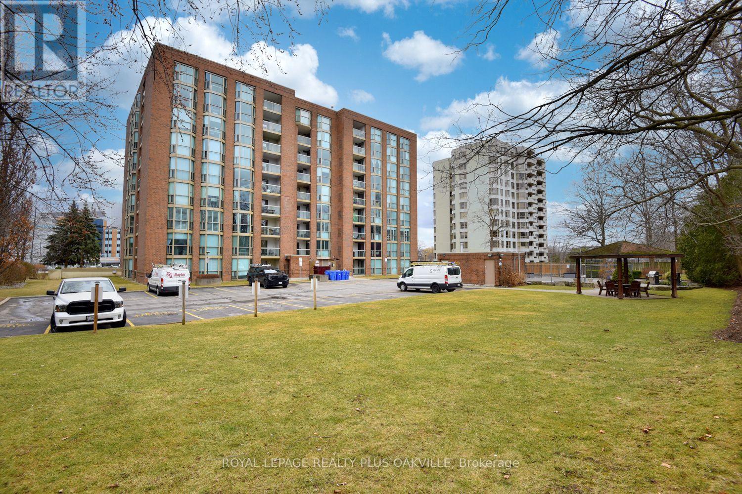 404 - 1225 North Shore Boulevard E, Burlington, Ontario  L7S 1Z6 - Photo 30 - W12115253