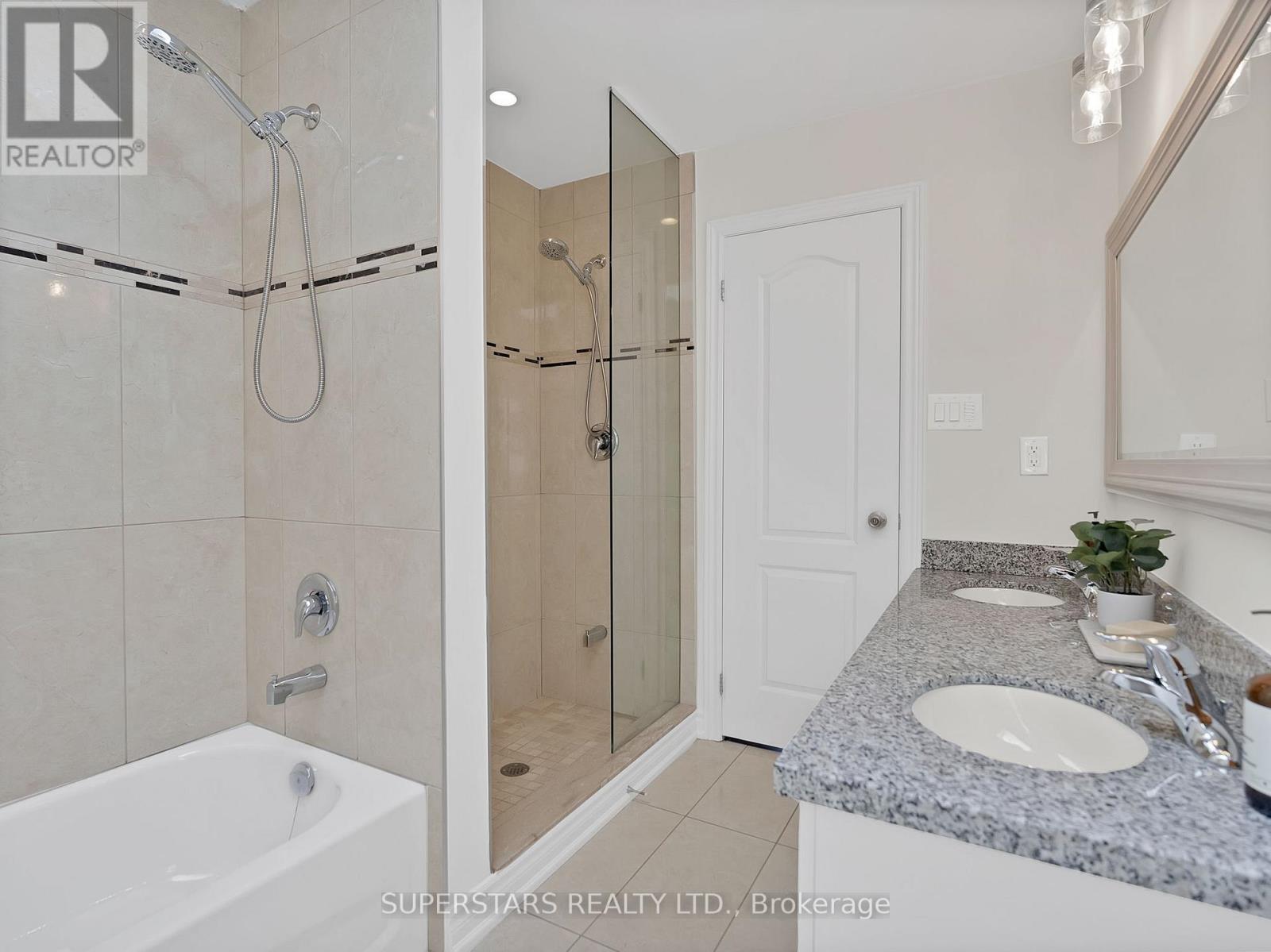 1e Bowsprit Avenue, Toronto, Ontario  M9P 2Y4 - Photo 17 - W12115330