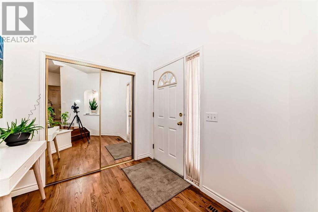 Property at 323 Sierra Madre Court SW image 3
