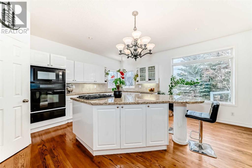 Property at 323 Sierra Madre Court SW image 4