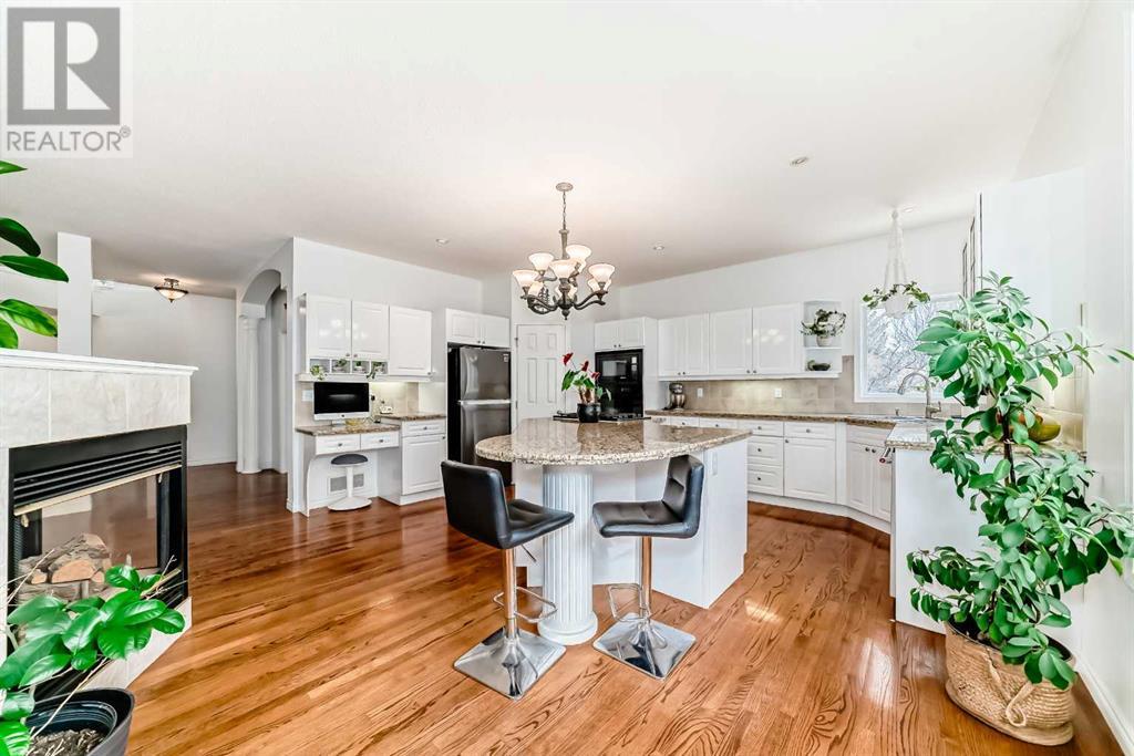 Property at 323 Sierra Madre Court SW image 5