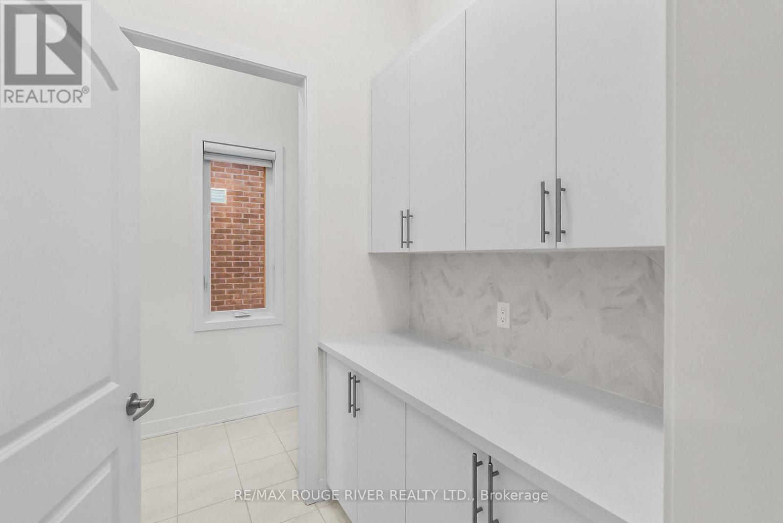 1039 Thompson Drive, Oshawa, Ontario  L1L 0V6 - Photo 9 - E12115518