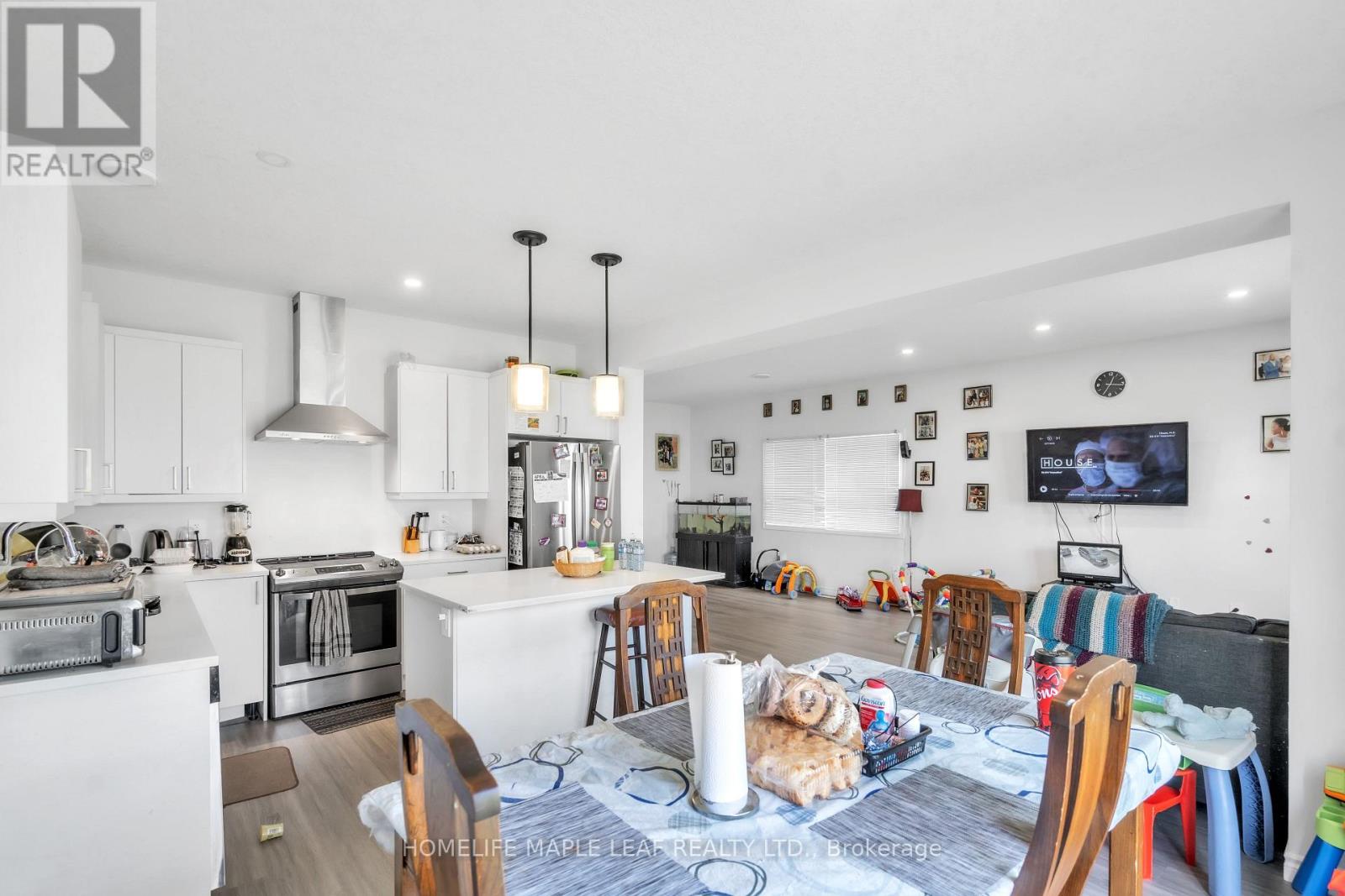Photo 11 of 29 for 223 Byers Street