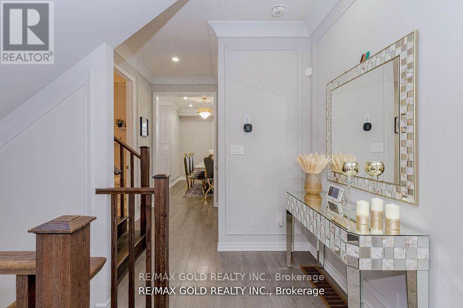 Property at 297 EQUESTRIAN WAY image 2