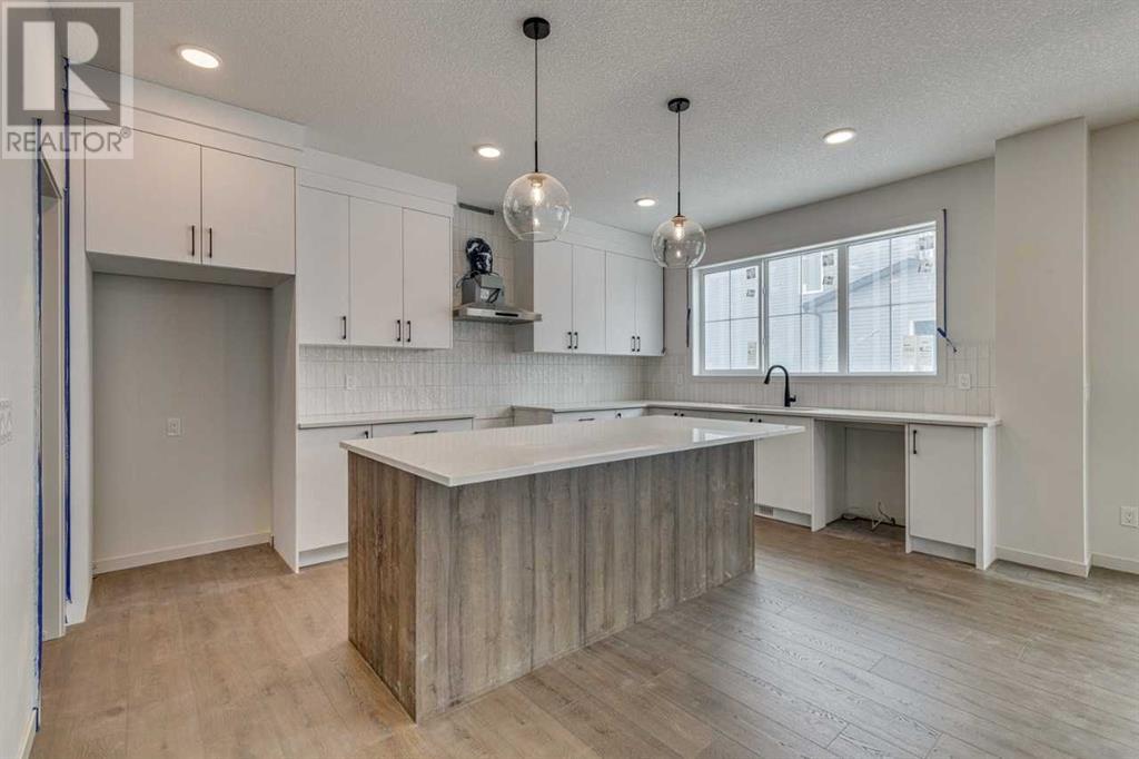 572 Clearwater Heath, Chestermere, Alberta  T1X 3A5 - Photo 3 - A2205421