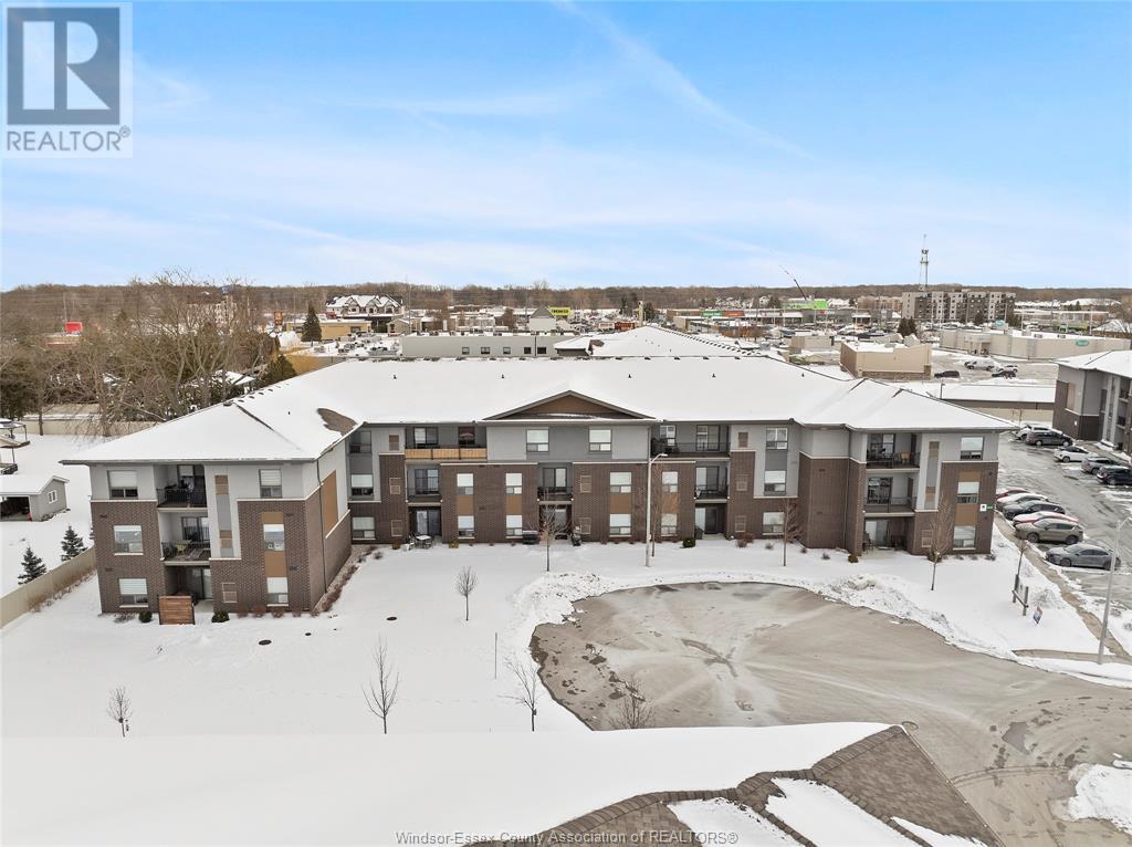 MLS# 25010800: 5840 NEWMAN Unit# 320, LaSalle, Canada
