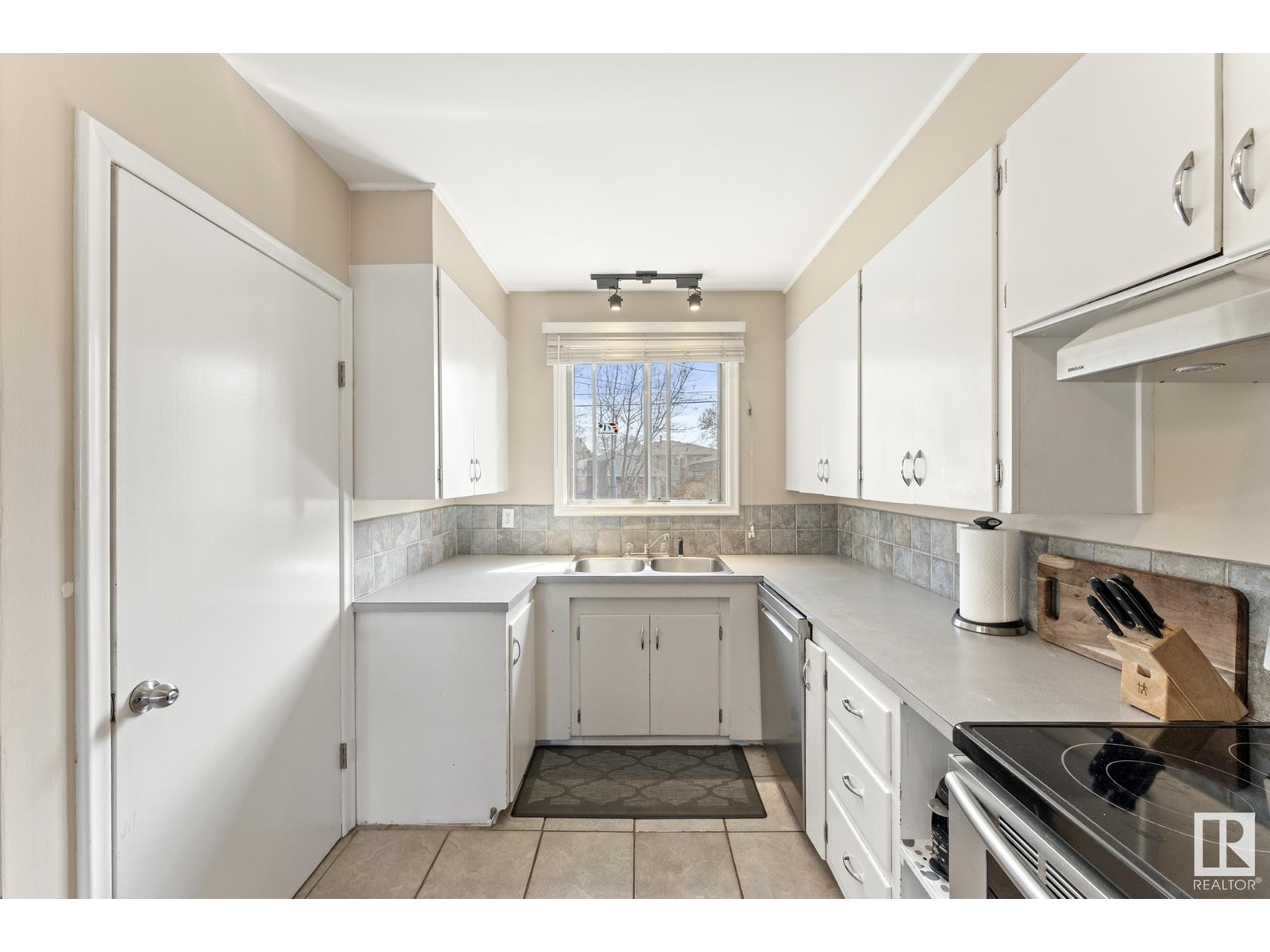 5727 101a Av Nw, Edmonton, Alberta  T6A 0L9 - Photo 27 - E4433601