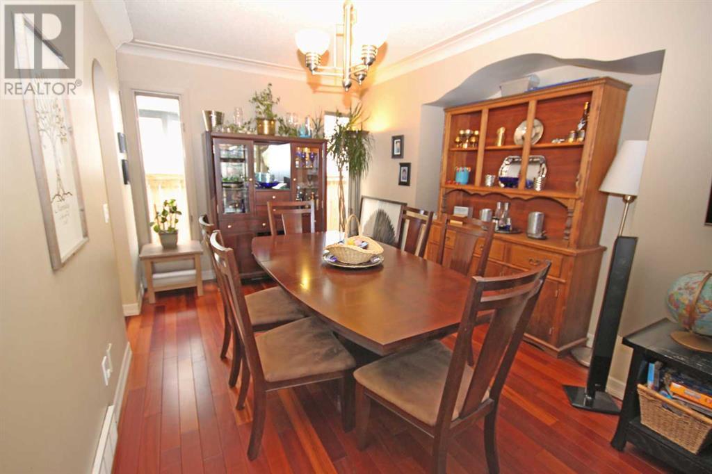 Property at 375 Woodbine Boulevard SW image 5