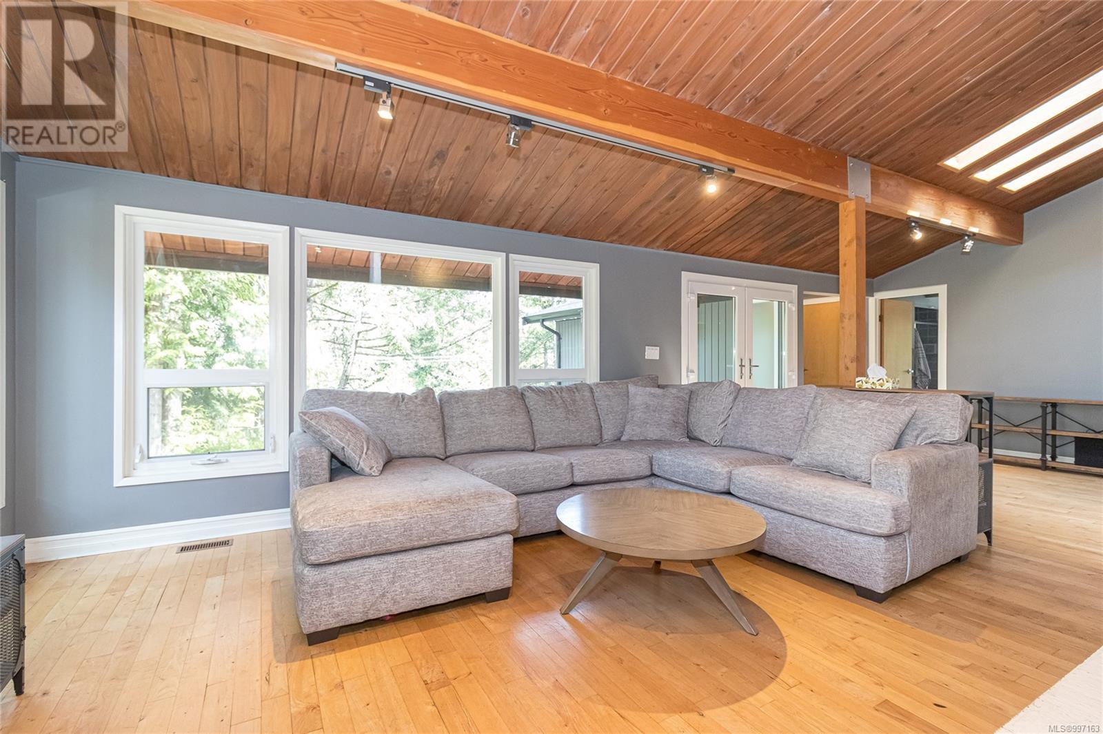 665 Latoria Rd, Colwood, British Columbia  V9C 3A3 - Photo 11 - 997163